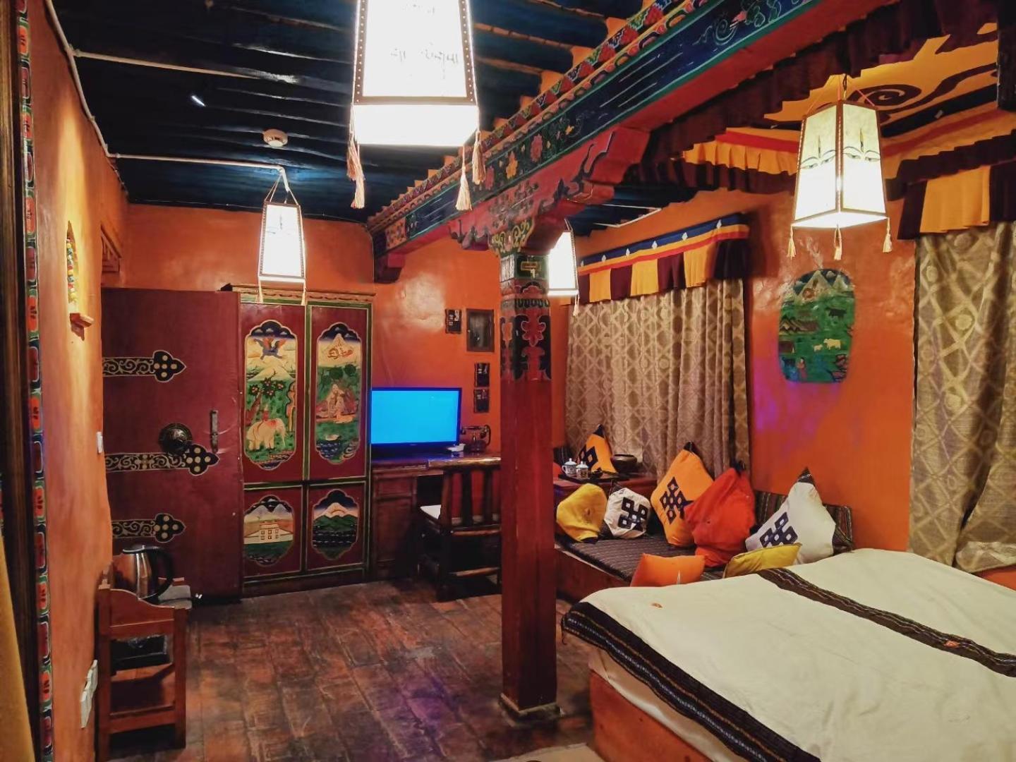 Shambhala Palace Hotel Lhasa Exterior photo