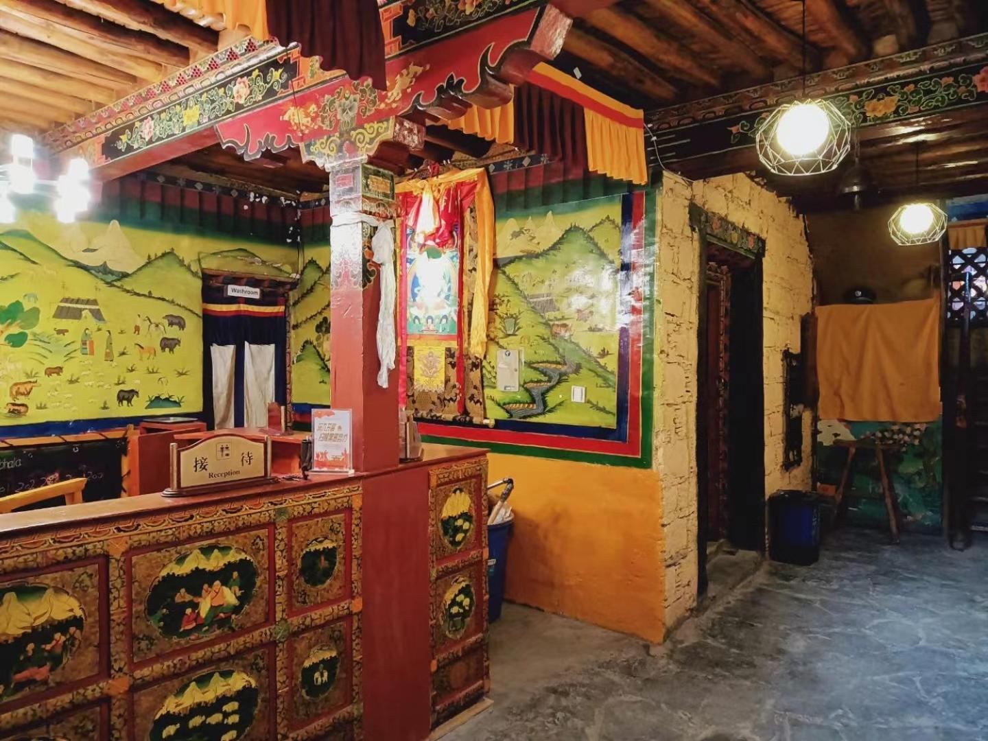 Shambhala Palace Hotel Lhasa Exterior photo